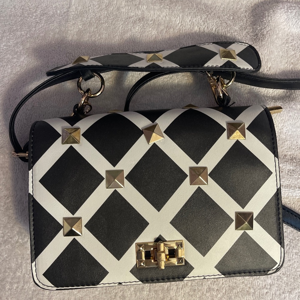 NY&co crossbody